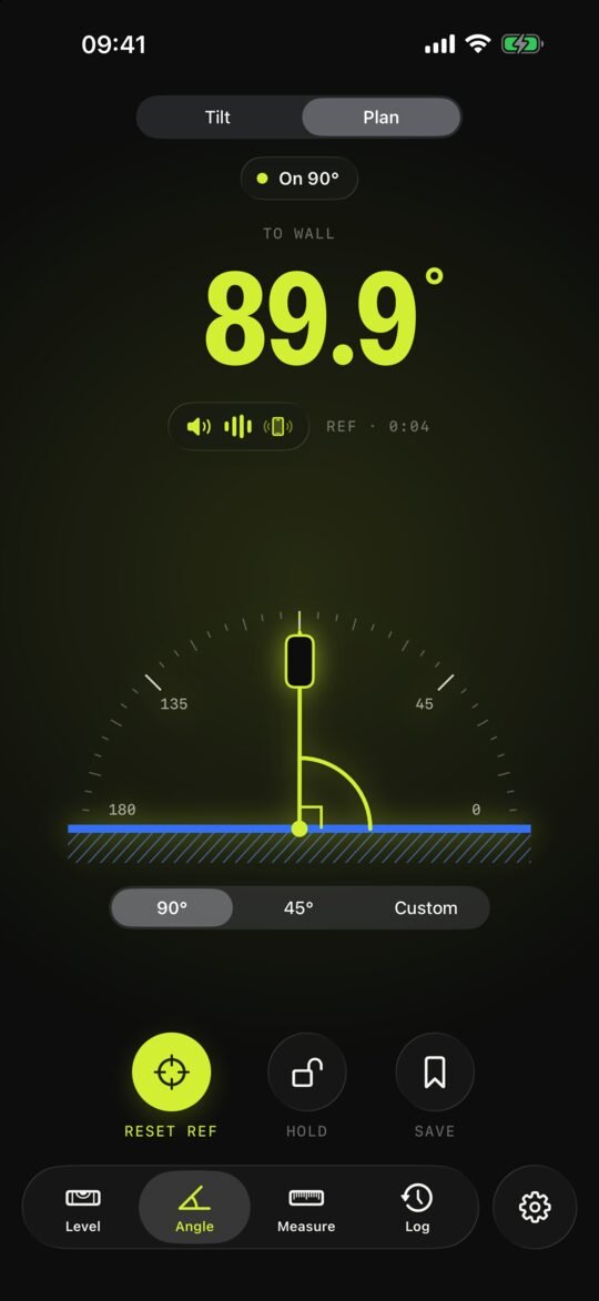 90° in plan view: 89.9° to the wall, everything green